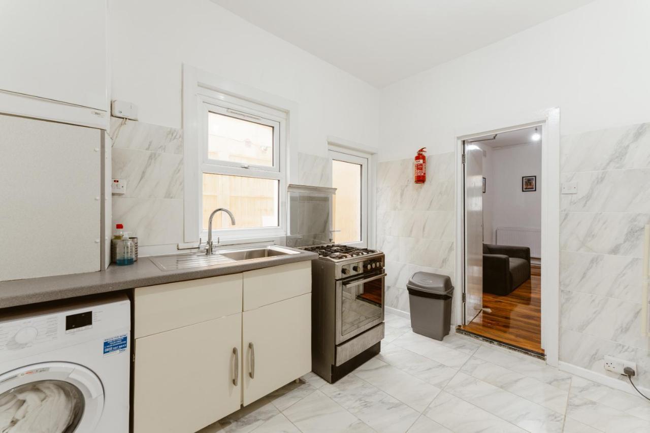 Great Rooms In Plaistow Лондон Екстериор снимка