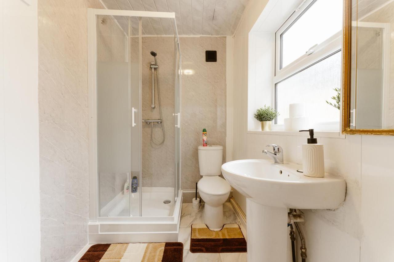 Great Rooms In Plaistow Лондон Екстериор снимка